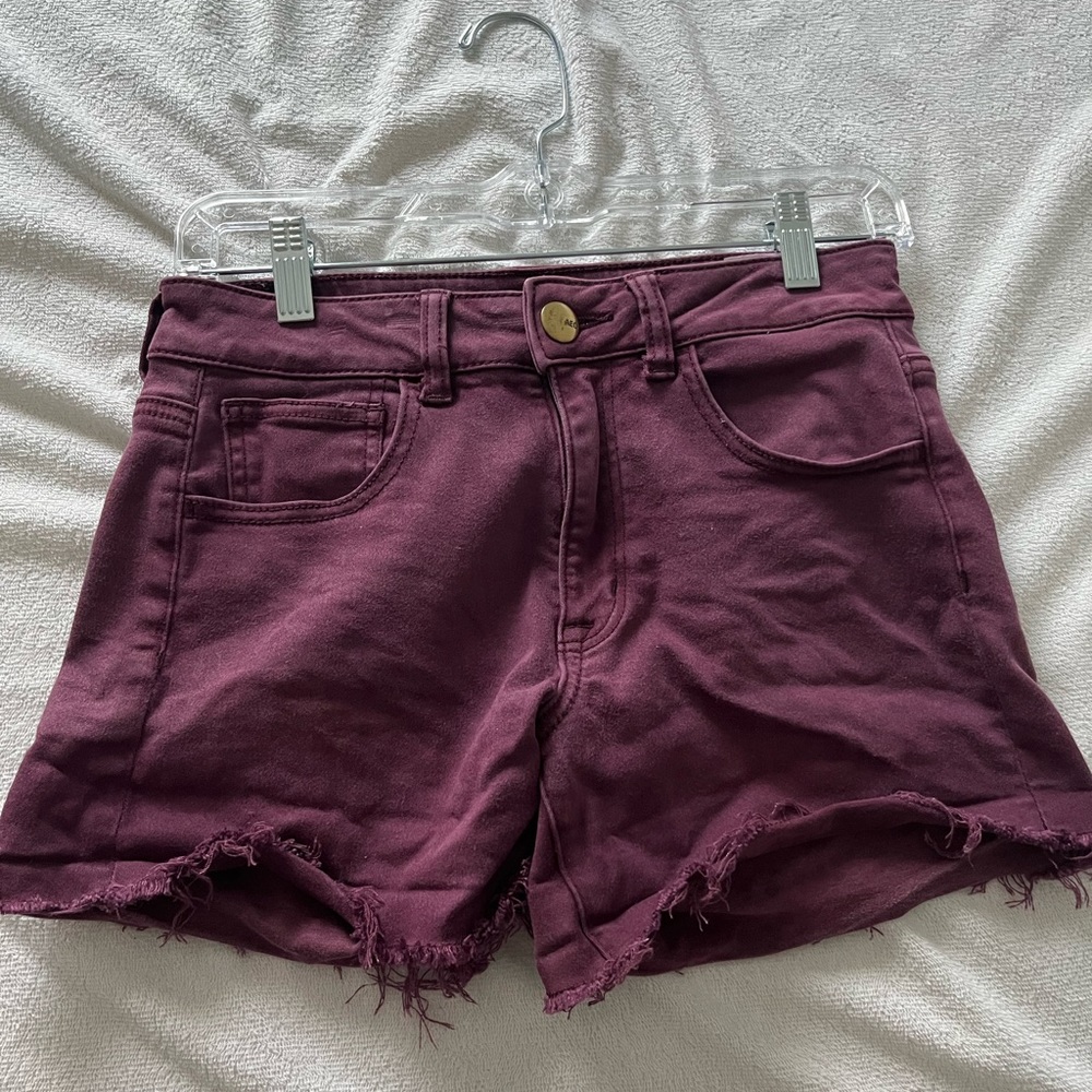 American Eagle Super Stretch High Rise shortie shorts size 4 burgundy. Used